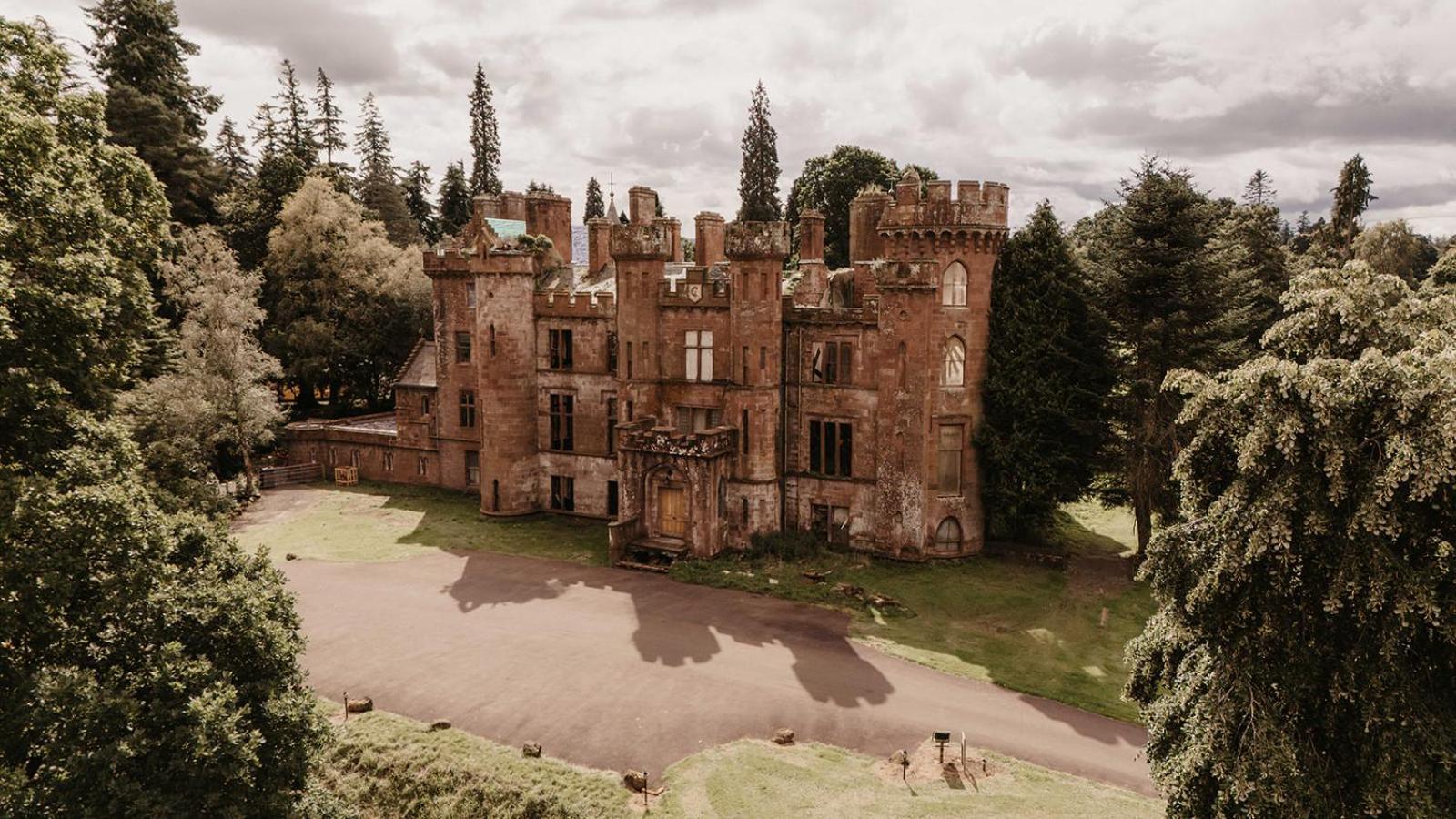 Luxury Woodland Lodge Retreat At Culdees Castle Crieff Bagian luar foto
