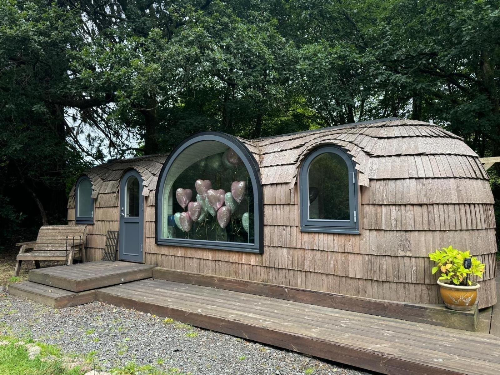 Luxury Woodland Lodge Retreat At Culdees Castle Crieff Bagian luar foto